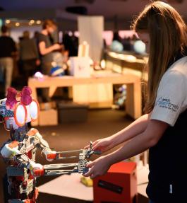 Learning in Brainport